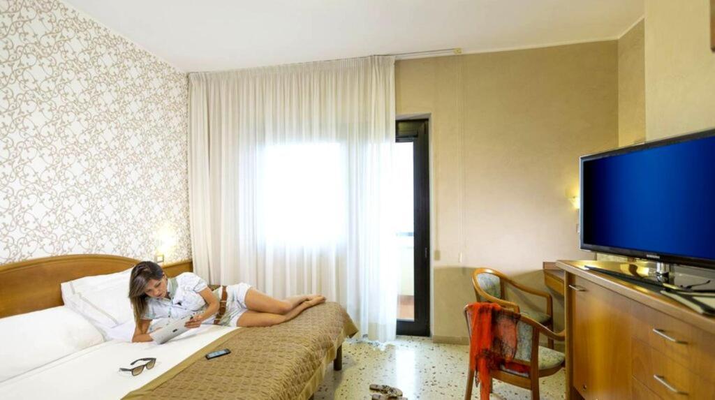 Hotel Maja Пескара Экстерьер фото